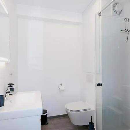 Awesome In Lembruch-dmmer See With Wifi And Indoor Swimming Pool *